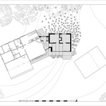 Přístavbu domu ve svahu navrhli podle schodů. Svažitý terén se propsal i do interiéru. Zdroj: Anders Berensson Architects