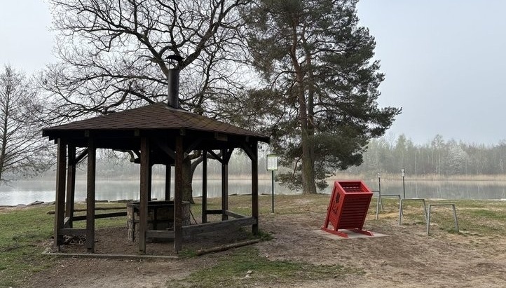 Červené uhláky na popel a žhavé uhlíky z veřejných ohnišť Červené uhláky na popel a žhavé uhlíky z veřejných ohnišť