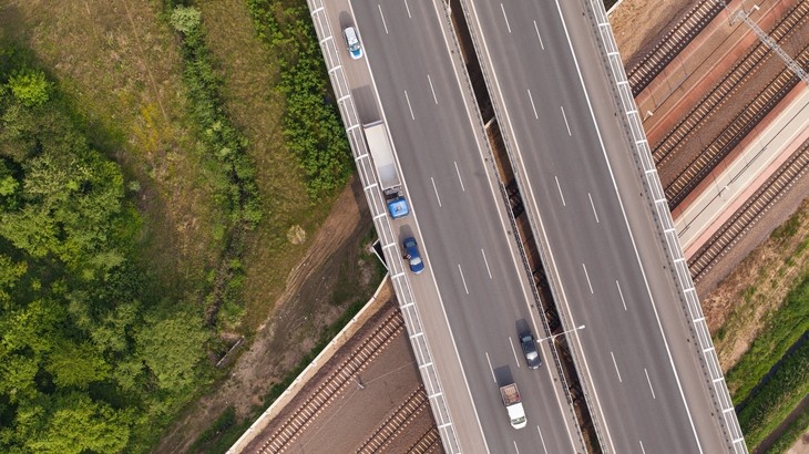 K vyvlastnění se přikračuje často z důvodu výstavby dopravní či technické infrastruktury. Zdroj: Adobestock – Mariusz Szczygie K vyvlastnění se přikračuje často z důvodu výstavby dopravní či technické infrastruktury. Zdroj: Adobestock – Mariusz Szczygie