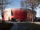 Foto: Fabrice Fouillet, Lukáš Kenji Vrábel, Pavel Barták, Skyworker Foto: Fabrice Fouillet, Lukáš Kenji Vrábel, Pavel Barták, Skyworker