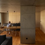 Život v kostce. Casa Rocha se vymyká konvencím. Je to špatně? Foto: Ivo Tavares Studio Život v kostce. Casa Rocha se vymyká konvencím. Je to špatně? Foto: Ivo Tavares Studio