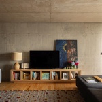 Život v kostce. Casa Rocha se vymyká konvencím. Je to špatně? Foto: Ivo Tavares Studio Život v kostce. Casa Rocha se vymyká konvencím. Je to špatně? Foto: Ivo Tavares Studio
