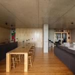 Život v kostce. Casa Rocha se vymyká konvencím. Je to špatně? Foto: Ivo Tavares Studio Život v kostce. Casa Rocha se vymyká konvencím. Je to špatně? Foto: Ivo Tavares Studio