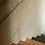 Život v kostce. Casa Rocha se vymyká konvencím. Je to špatně? Foto: Ivo Tavares Studio Život v kostce. Casa Rocha se vymyká konvencím. Je to špatně? Foto: Ivo Tavares Studio