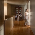 Život v kostce. Casa Rocha se vymyká konvencím. Je to špatně? Foto: Ivo Tavares Studio Život v kostce. Casa Rocha se vymyká konvencím. Je to špatně? Foto: Ivo Tavares Studio