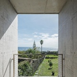 Život v kostce. Casa Rocha se vymyká konvencím. Je to špatně? Foto: Ivo Tavares Studio Život v kostce. Casa Rocha se vymyká konvencím. Je to špatně? Foto: Ivo Tavares Studio