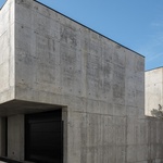 Život v kostce. Casa Rocha se vymyká konvencím. Je to špatně? Foto: Ivo Tavares Studio Život v kostce. Casa Rocha se vymyká konvencím. Je to špatně? Foto: Ivo Tavares Studio