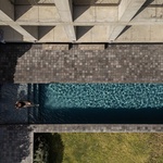 Život v kostce. Casa Rocha se vymyká konvencím. Je to špatně? Foto: Ivo Tavares Studio Život v kostce. Casa Rocha se vymyká konvencím. Je to špatně? Foto: Ivo Tavares Studio