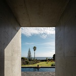 Život v kostce. Casa Rocha se vymyká konvencím. Je to špatně? Foto: Ivo Tavares Studio Život v kostce. Casa Rocha se vymyká konvencím. Je to špatně? Foto: Ivo Tavares Studio