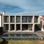 Život v kostce. Casa Rocha se vymyká konvencím. Je to špatně? Foto: Ivo Tavares Studio Život v kostce. Casa Rocha se vymyká konvencím. Je to špatně? Foto: Ivo Tavares Studio