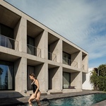 Život v kostce. Casa Rocha se vymyká konvencím. Je to špatně? Foto: Ivo Tavares Studio Život v kostce. Casa Rocha se vymyká konvencím. Je to špatně? Foto: Ivo Tavares Studio