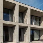 Život v kostce. Casa Rocha se vymyká konvencím. Je to špatně? Foto: Ivo Tavares Studio Život v kostce. Casa Rocha se vymyká konvencím. Je to špatně? Foto: Ivo Tavares Studio