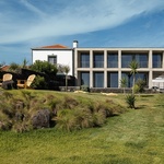 Život v kostce. Casa Rocha se vymyká konvencím. Je to špatně? Foto: Ivo Tavares Studio Život v kostce. Casa Rocha se vymyká konvencím. Je to špatně? Foto: Ivo Tavares Studio
