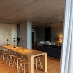 Život v kostce. Casa Rocha se vymyká konvencím. Je to špatně? Foto: Ivo Tavares Studio Život v kostce. Casa Rocha se vymyká konvencím. Je to špatně? Foto: Ivo Tavares Studio