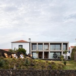 Život v kostce. Casa Rocha se vymyká konvencím. Je to špatně? Foto: Ivo Tavares Studio Život v kostce. Casa Rocha se vymyká konvencím. Je to špatně? Foto: Ivo Tavares Studio