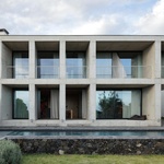 Život v kostce. Casa Rocha se vymyká konvencím. Je to špatně? Foto: Ivo Tavares Studio Život v kostce. Casa Rocha se vymyká konvencím. Je to špatně? Foto: Ivo Tavares Studio