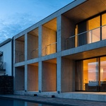 Život v kostce. Casa Rocha se vymyká konvencím. Je to špatně? Foto: Ivo Tavares Studio Život v kostce. Casa Rocha se vymyká konvencím. Je to špatně? Foto: Ivo Tavares Studio