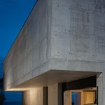 Život v kostce. Casa Rocha se vymyká konvencím. Je to špatně? Foto: Ivo Tavares Studio Život v kostce. Casa Rocha se vymyká konvencím. Je to špatně? Foto: Ivo Tavares Studio
